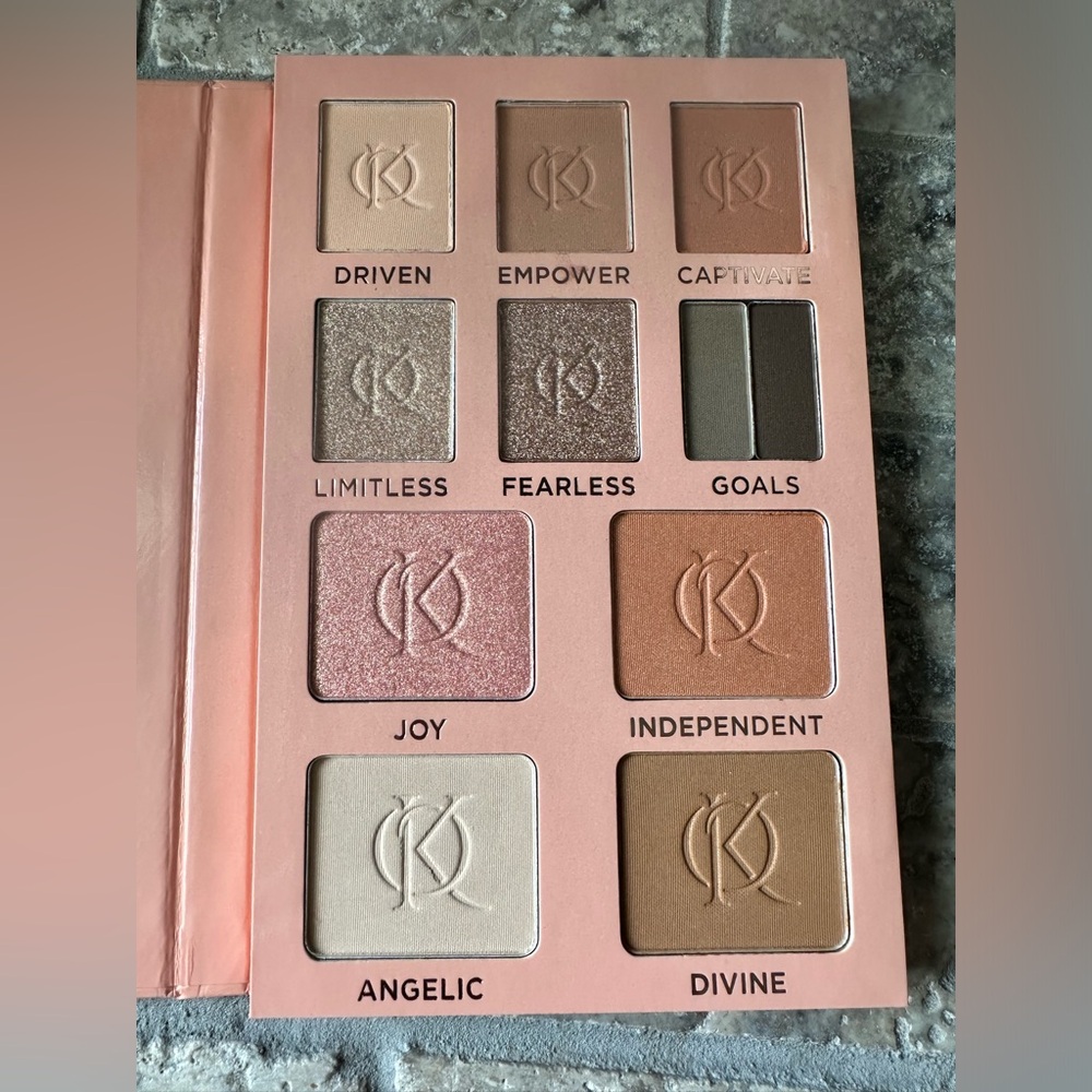 Kenia Ontiveros Glow and Go Kit